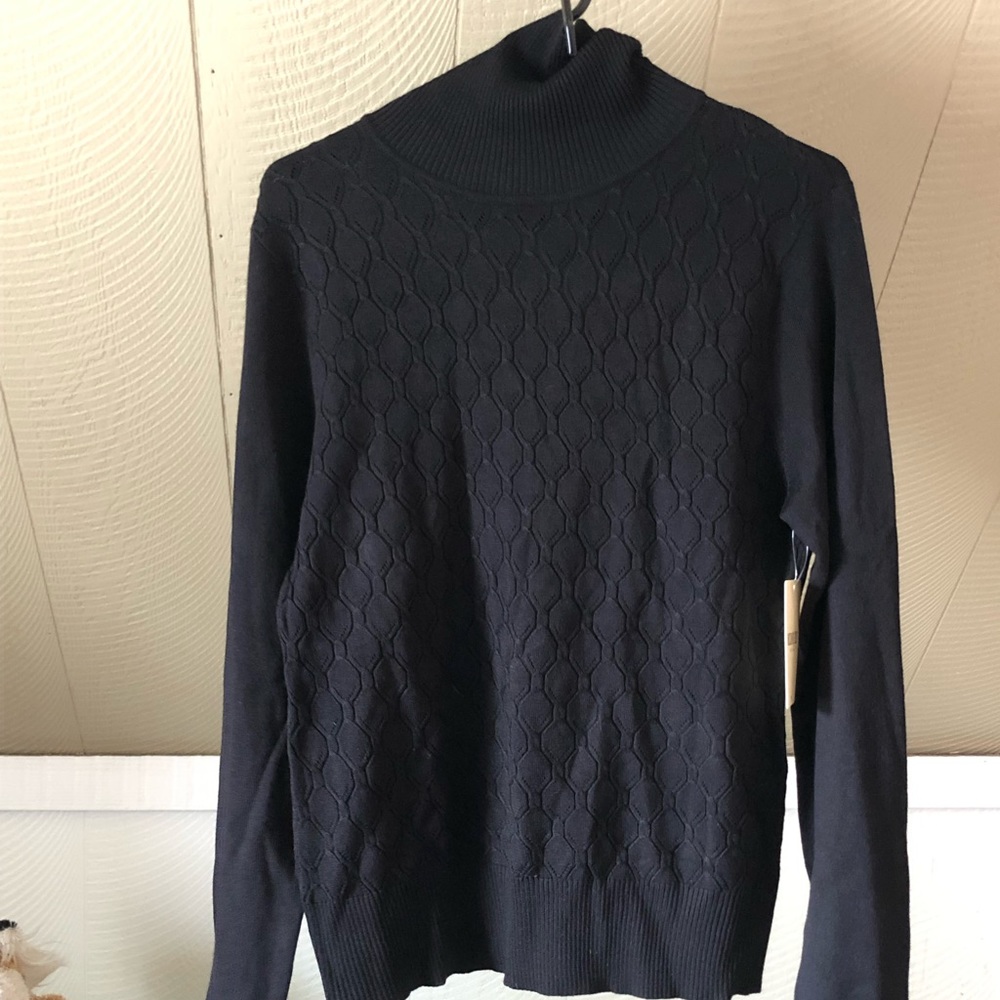 Blk turtleneck